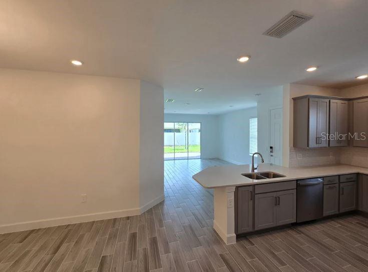 Image 6 of 48 For 16048 Ivy Ridge Court