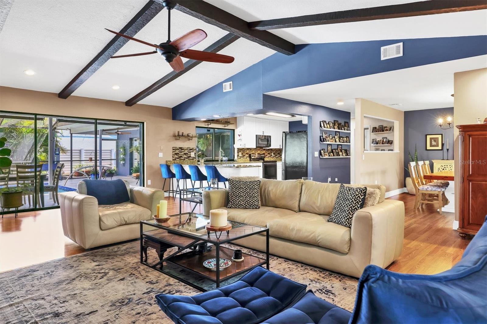 Image 21 of 58 For 3636 Torrey Pines Boulevard