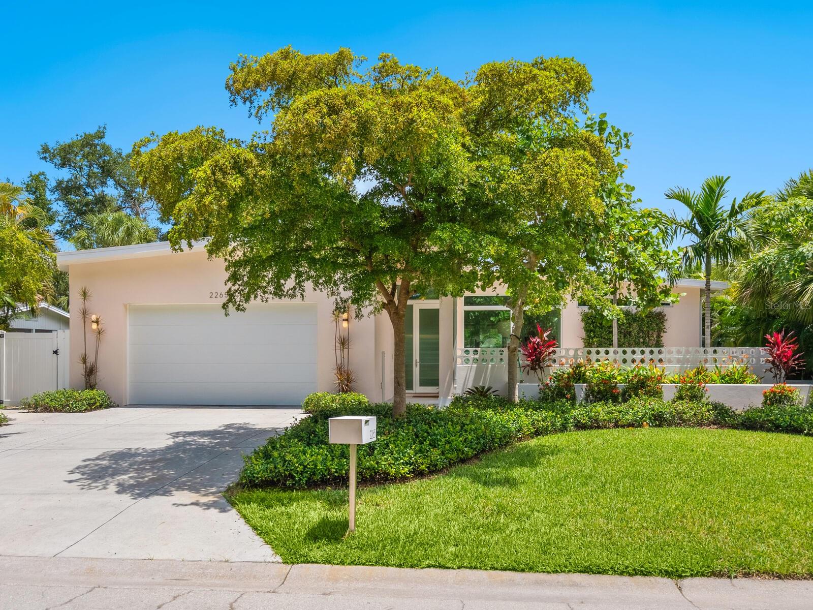 Image 2 of 62 For 2265 Clematis Street