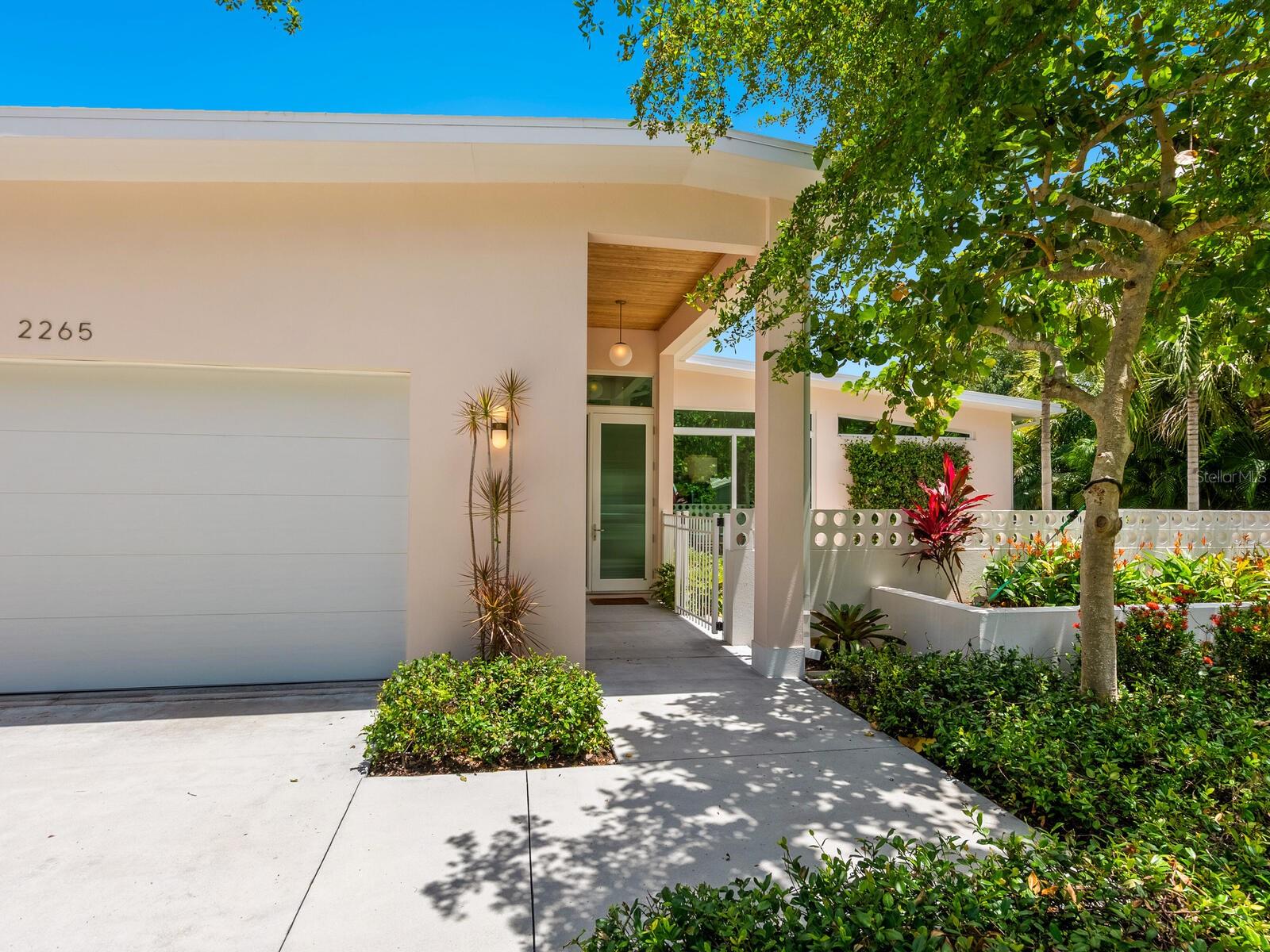 Image 3 of 62 For 2265 Clematis Street