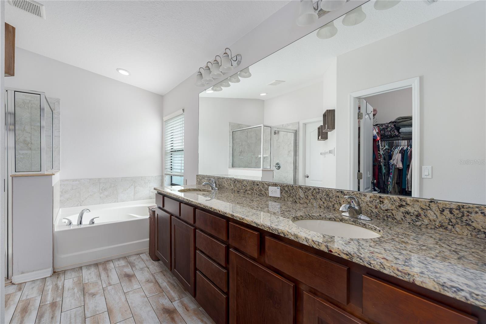 Image 17 of 39 For 9236 Raes Creek Place