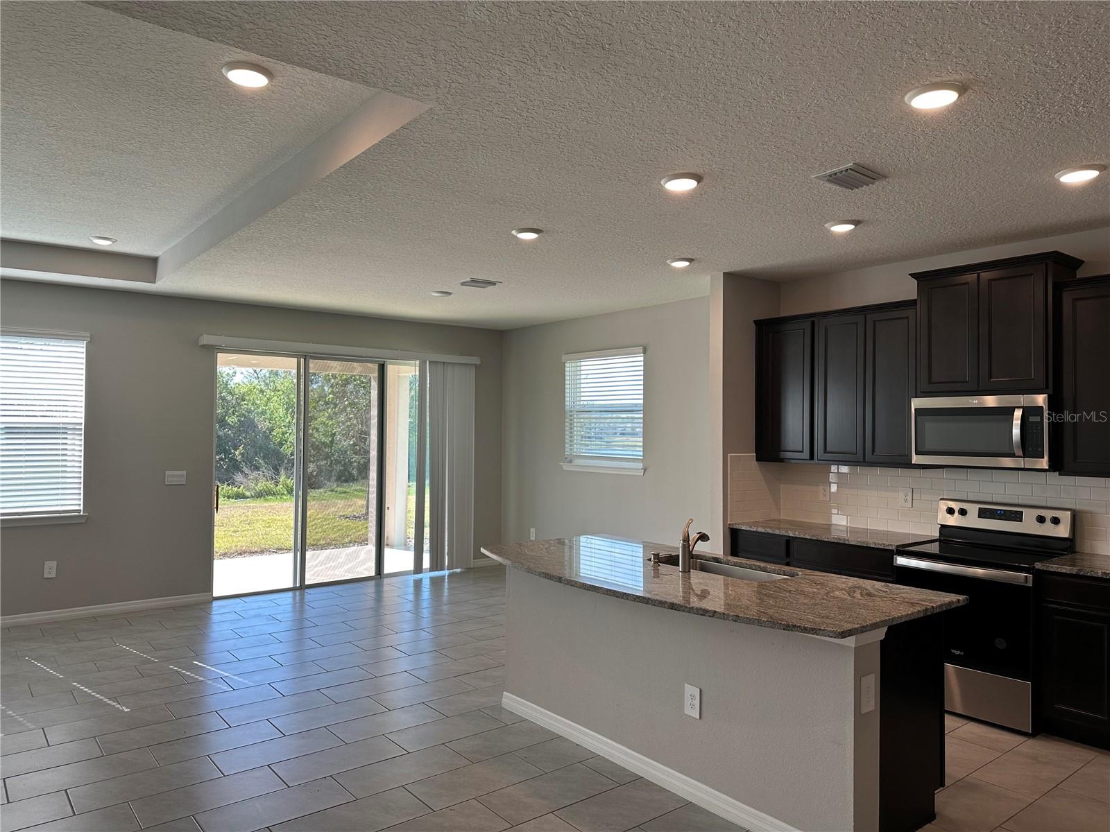 Image 9 of 32 For 17637 Cantarina Cove