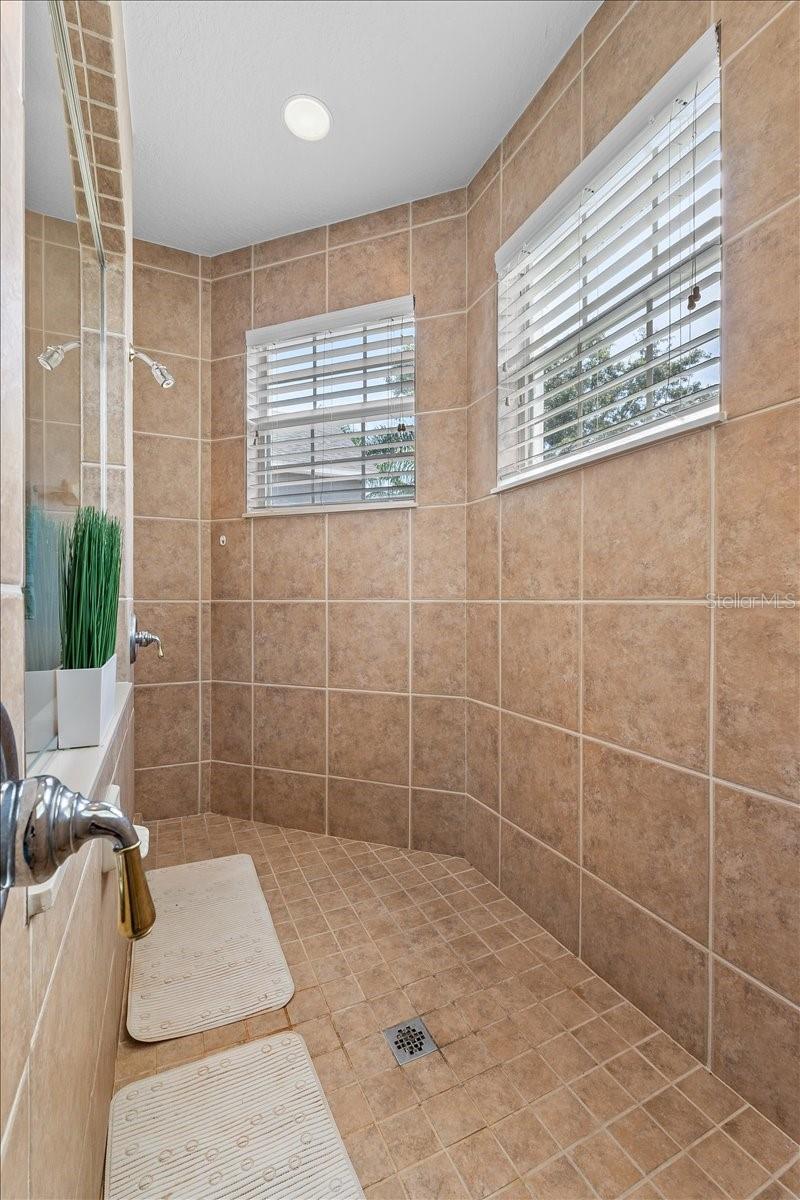Image 23 of 54 For 4013 Greystone Drive