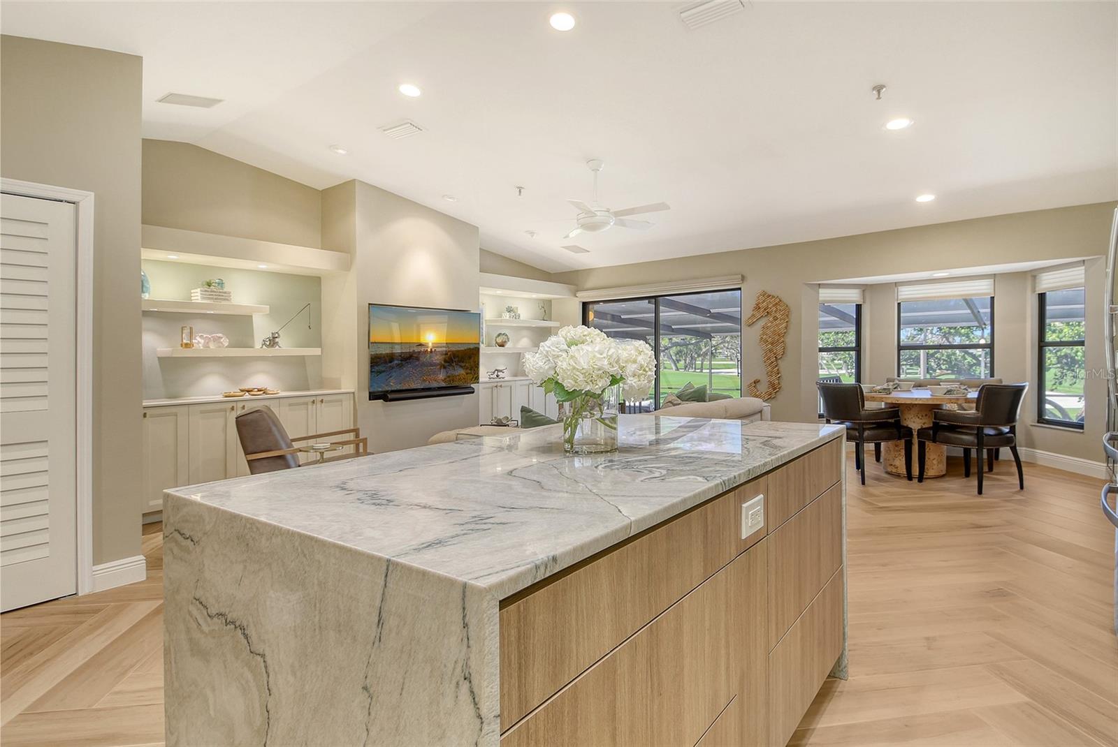 Image 10 of 60 For 2103 Harbourside Drive 1102