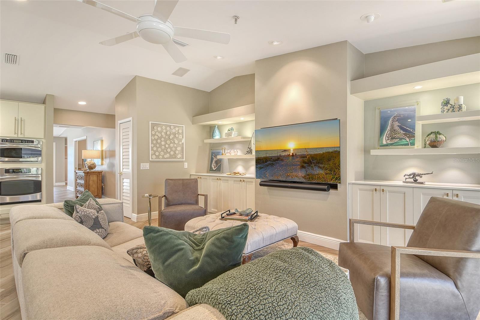 Image 18 of 60 For 2103 Harbourside Drive 1102