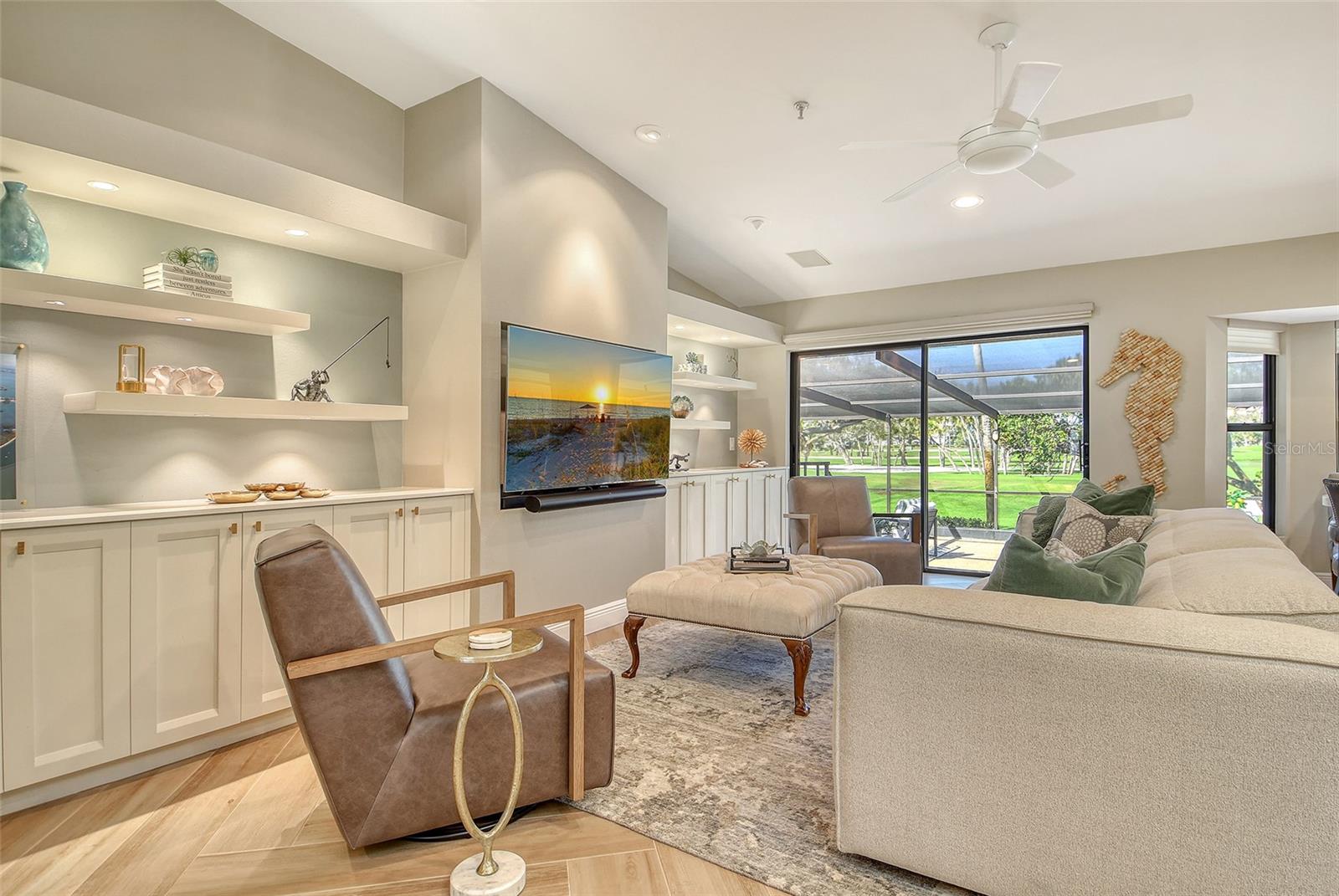 Image 20 of 60 For 2103 Harbourside Drive 1102