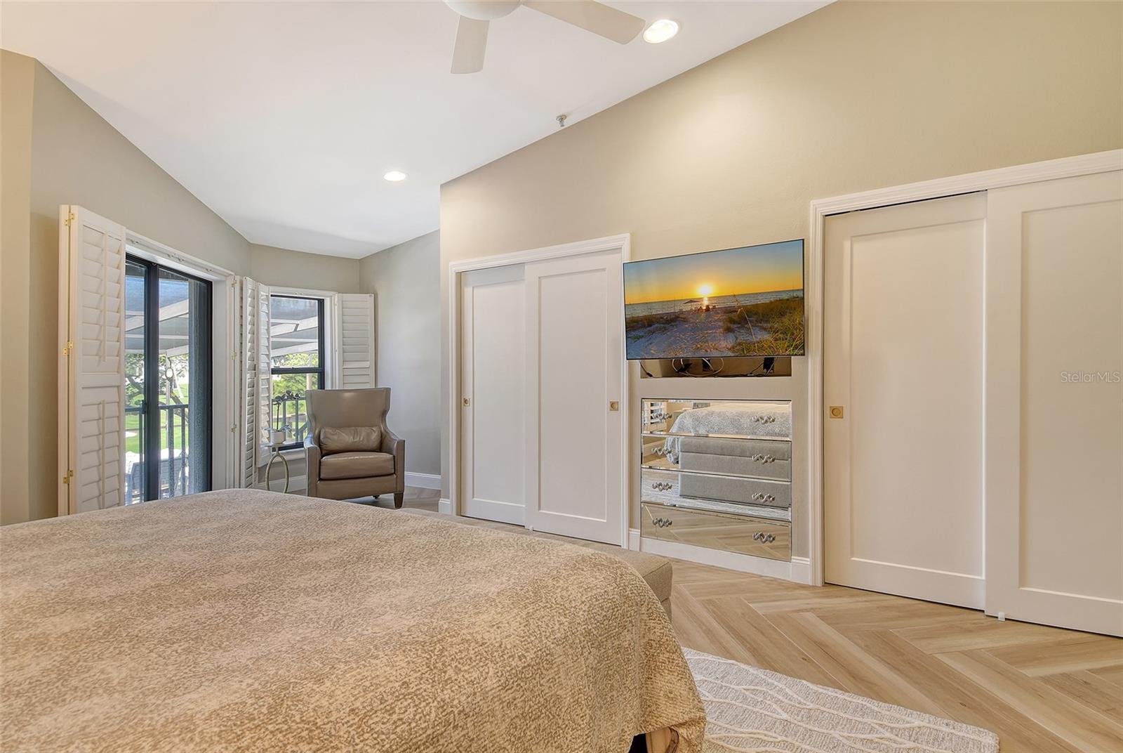 Image 24 of 60 For 2103 Harbourside Drive 1102