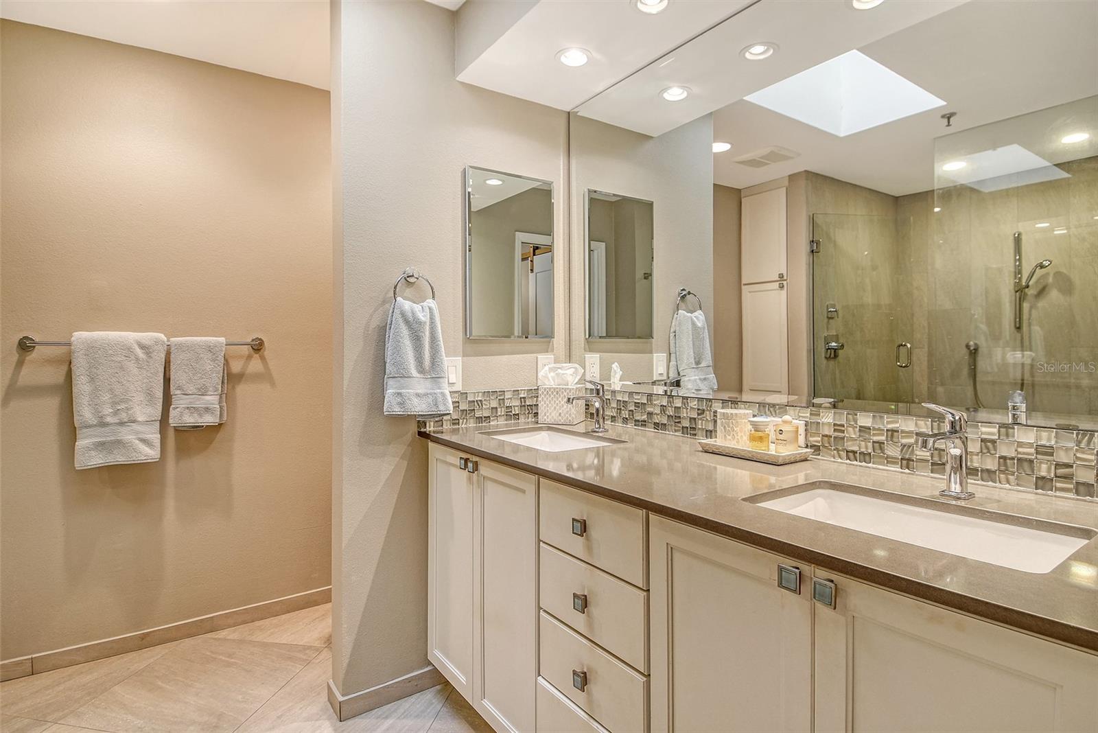 Image 25 of 60 For 2103 Harbourside Drive 1102