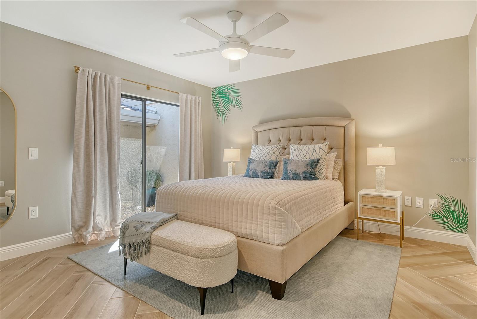 Image 28 of 60 For 2103 Harbourside Drive 1102