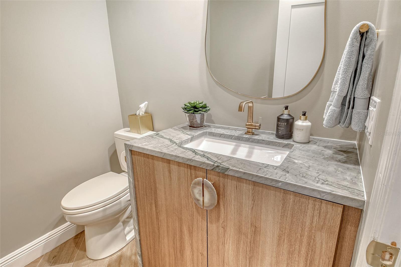 Image 36 of 60 For 2103 Harbourside Drive 1102