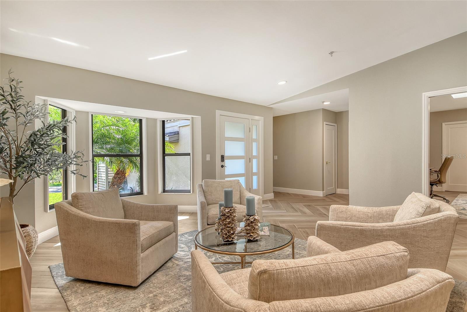 Image 4 of 60 For 2103 Harbourside Drive 1102