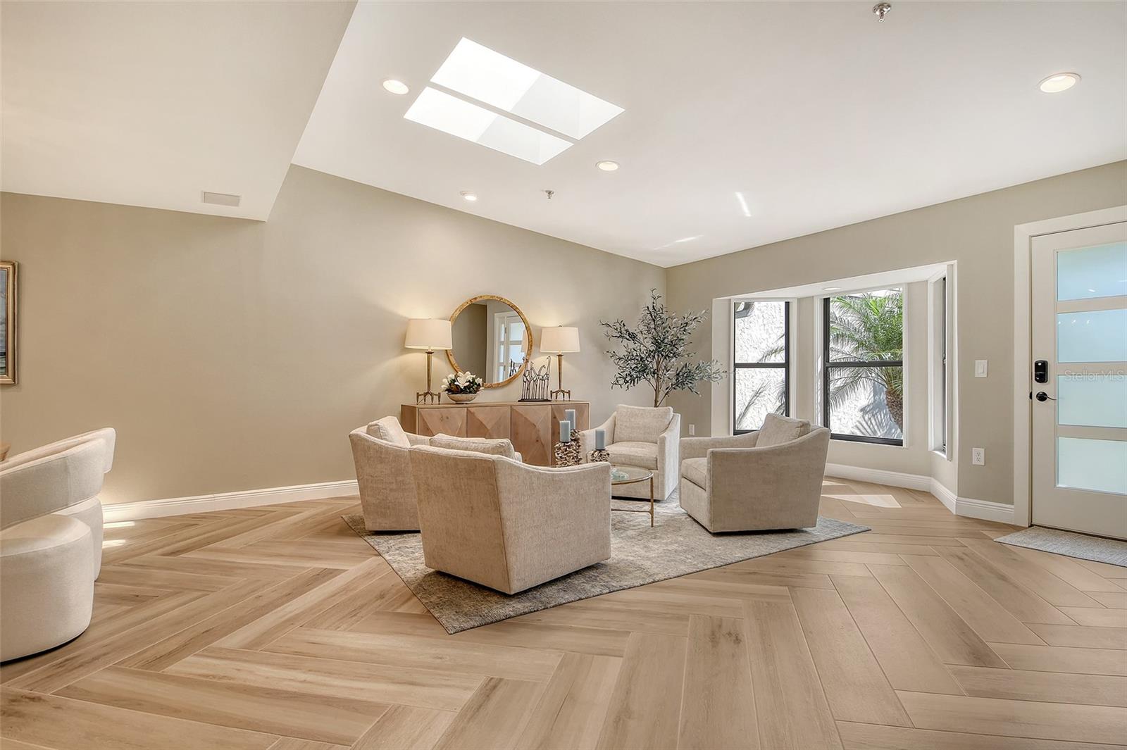 Image 5 of 60 For 2103 Harbourside Drive 1102