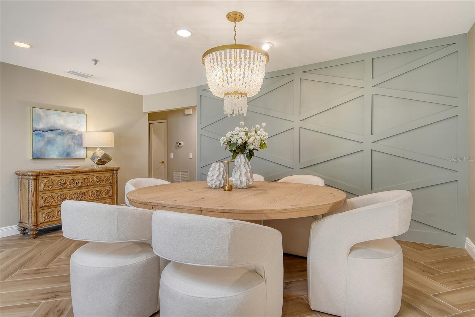 Image 7 of 60 For 2103 Harbourside Drive 1102