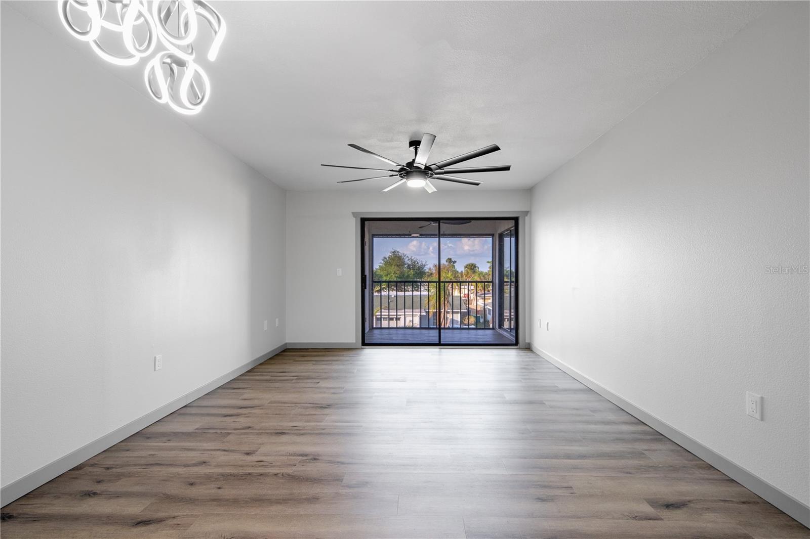 Image 18 of 28 For 2395 Harbor Boulevard 314