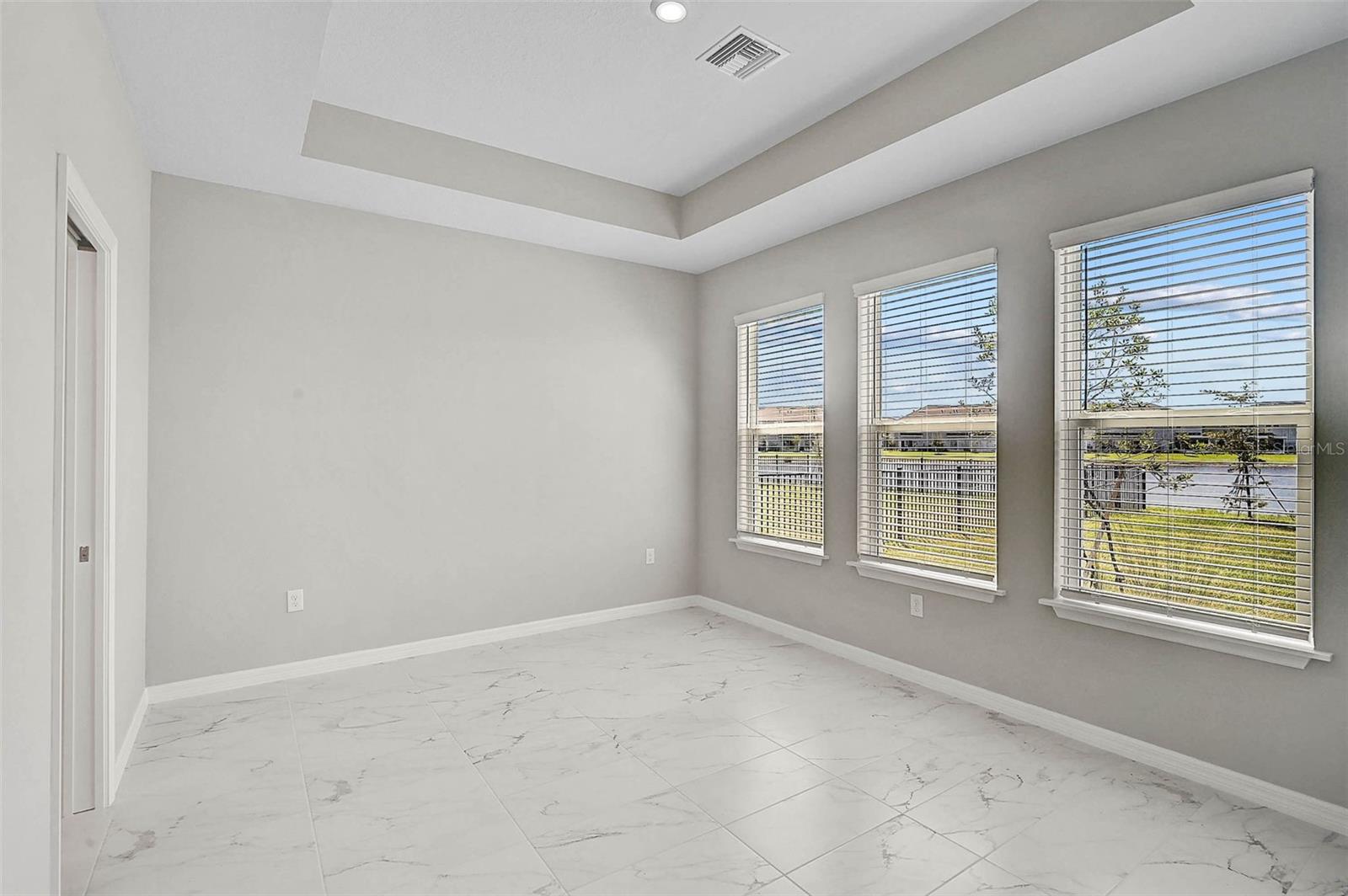 Image 18 of 38 For 5675 Equator Court