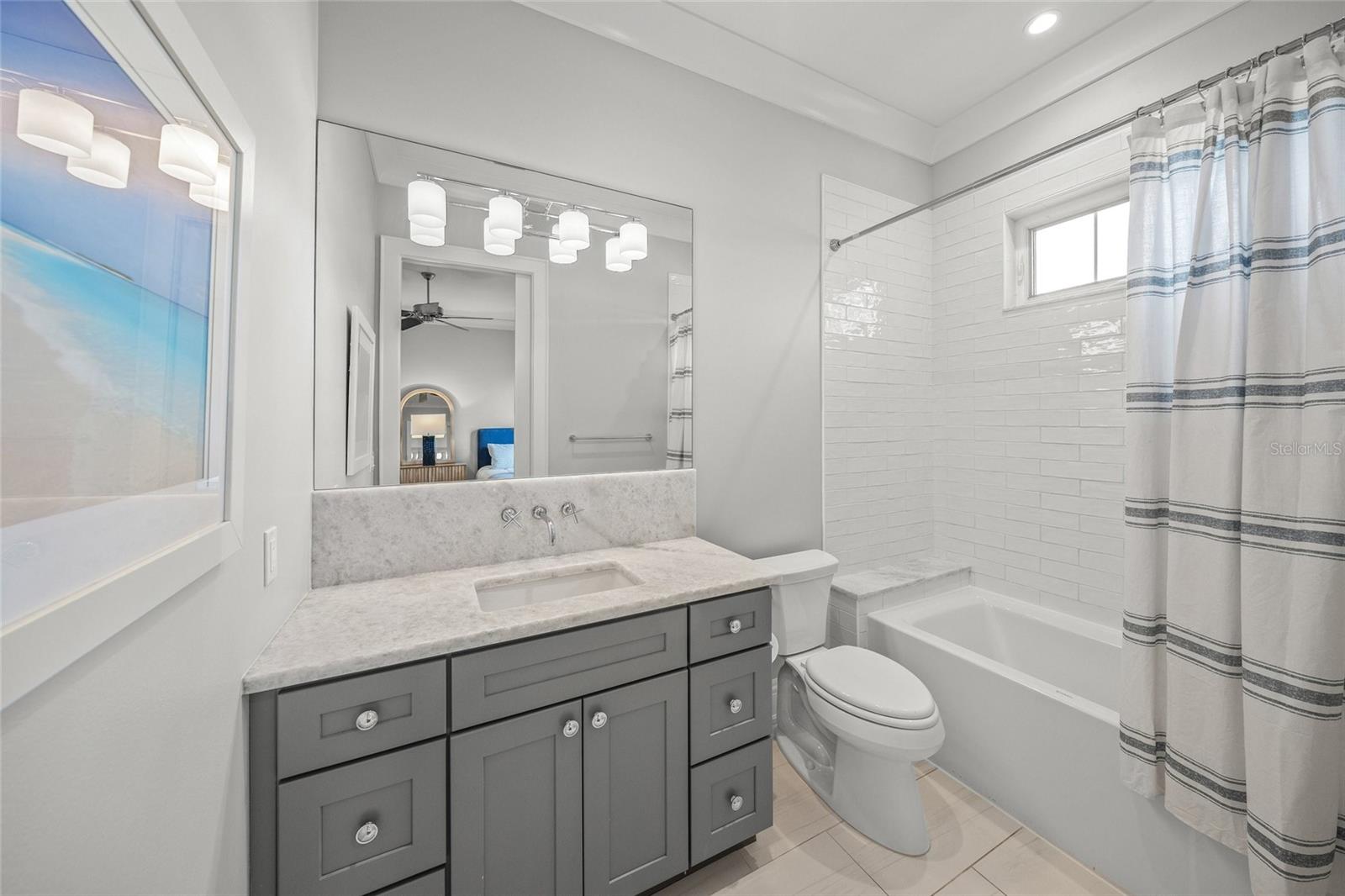 Image 37 of 69 For 5569 Cape Leyte Drive