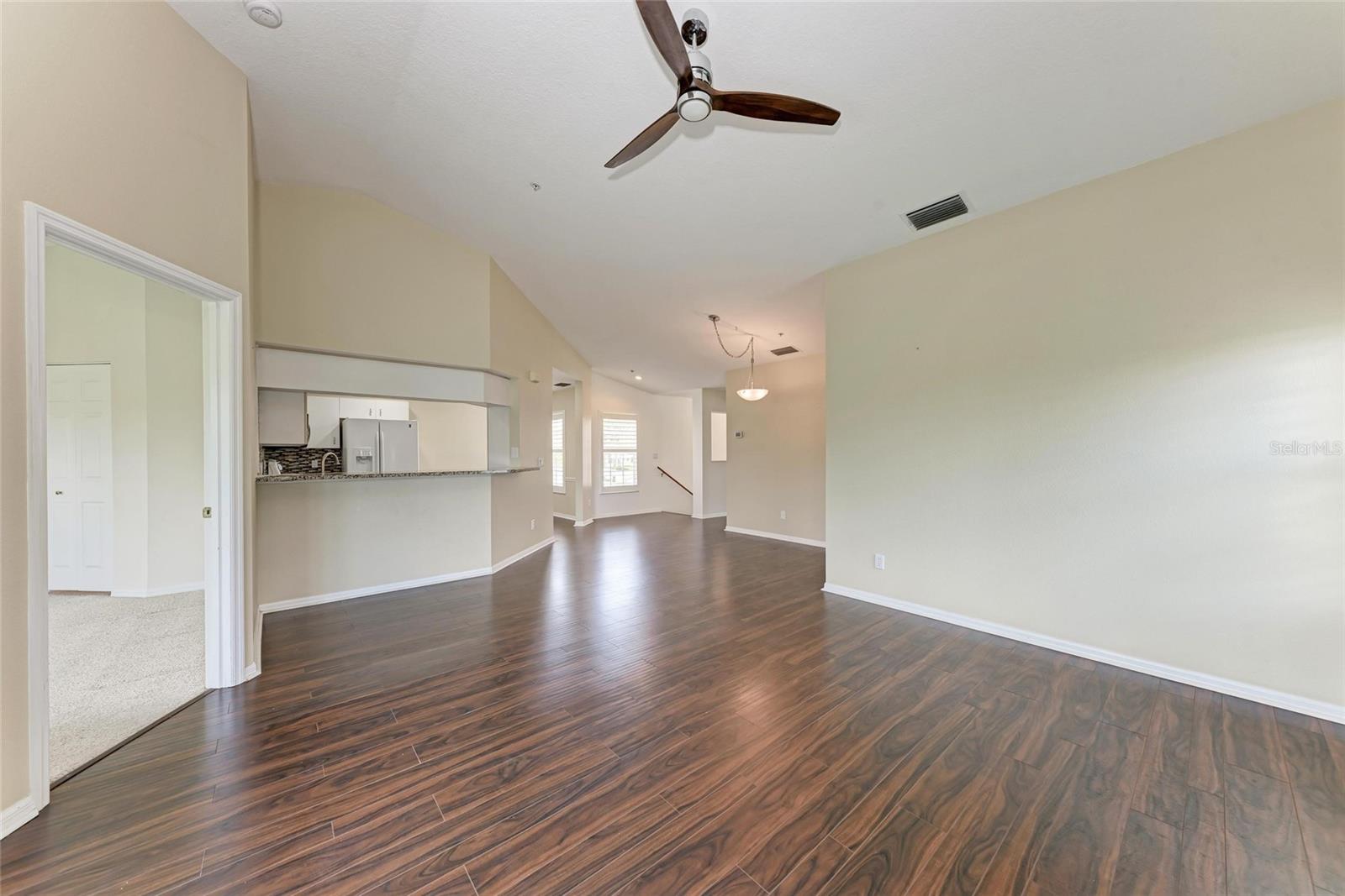 Image 14 of 42 For 803 Montrose Drive 201