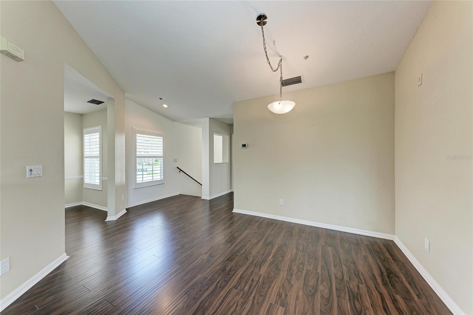 Image 21 of 42 For 803 Montrose Drive 201
