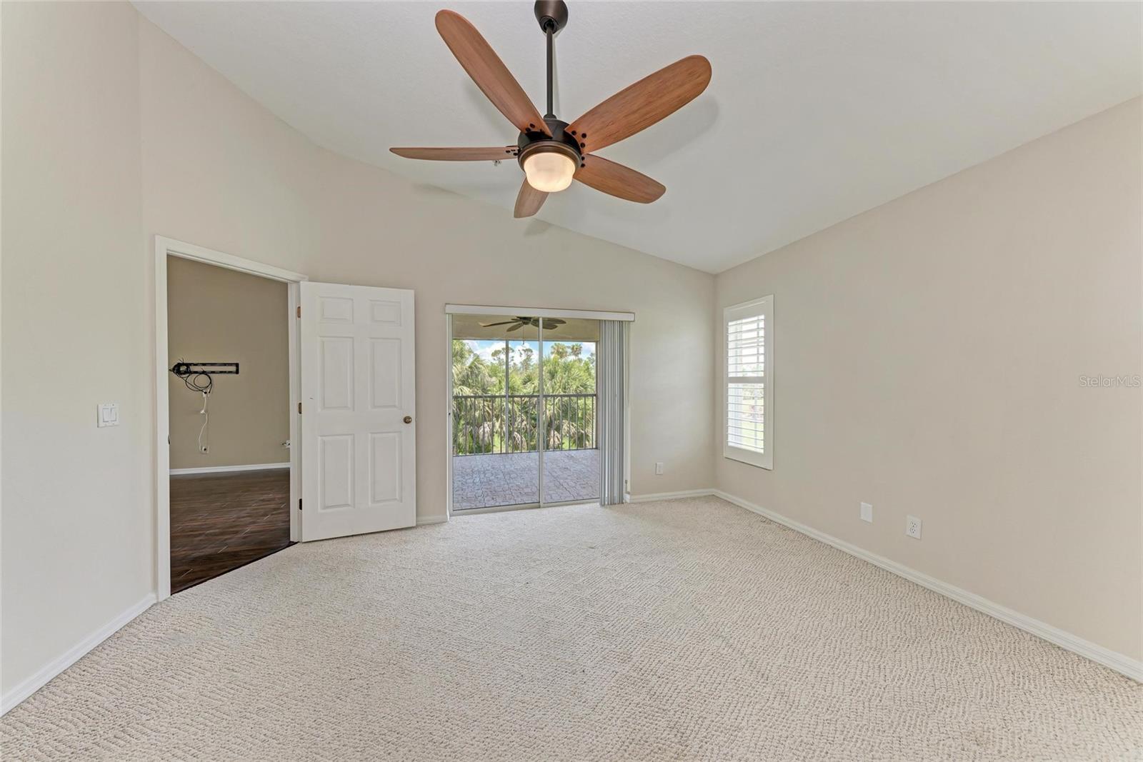 Image 26 of 42 For 803 Montrose Drive 201