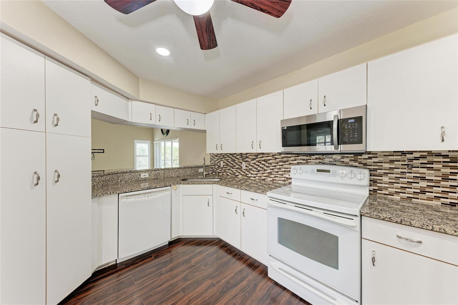 Image 3 of 42 For 803 Montrose Drive 201