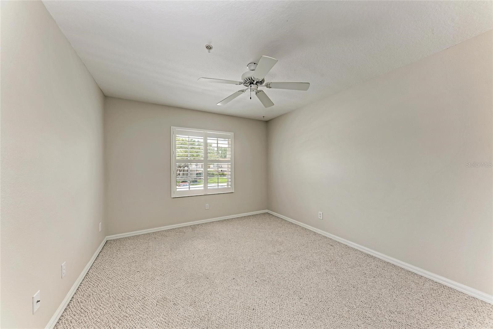 Image 30 of 42 For 803 Montrose Drive 201