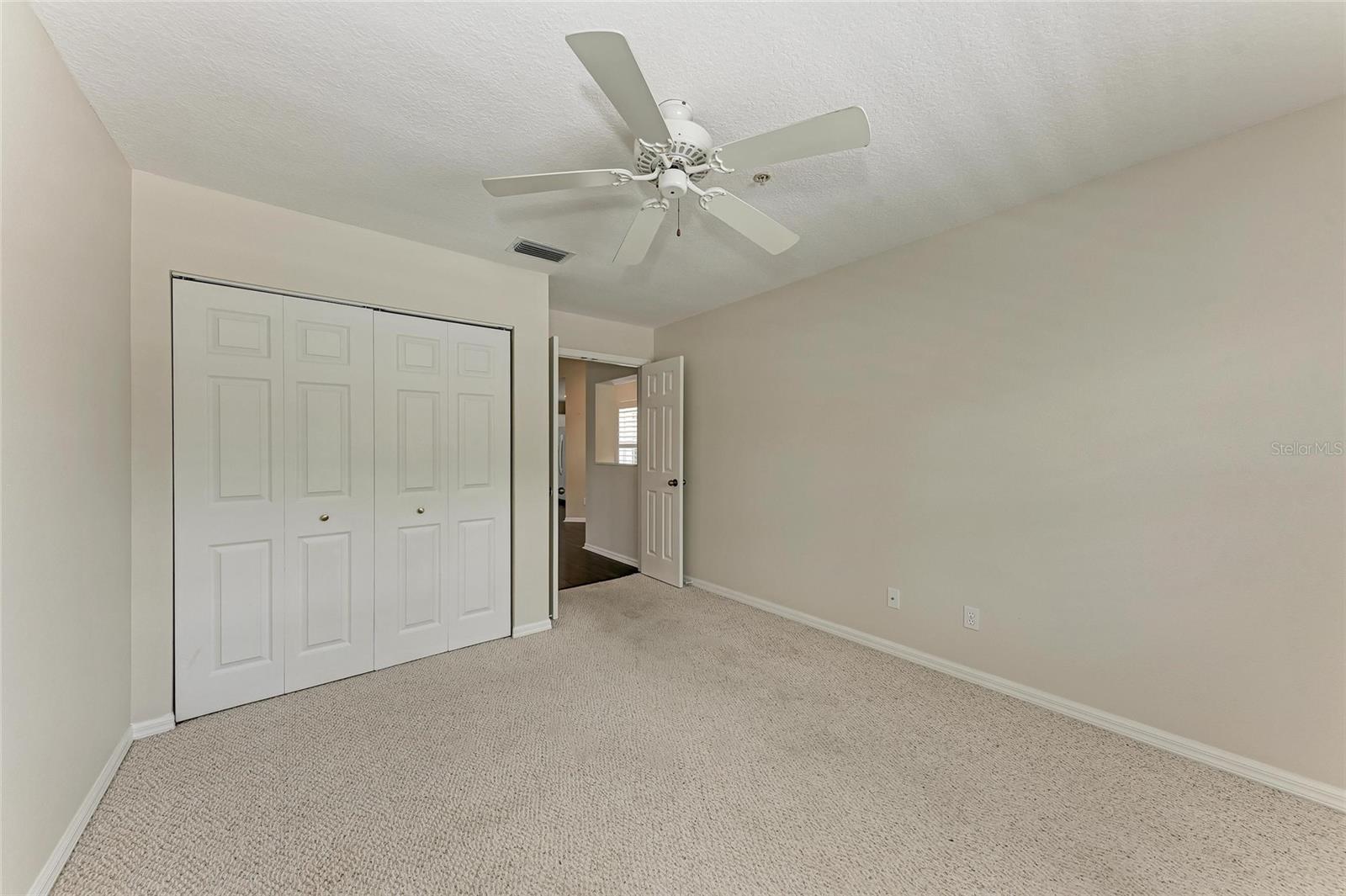 Image 32 of 42 For 803 Montrose Drive 201