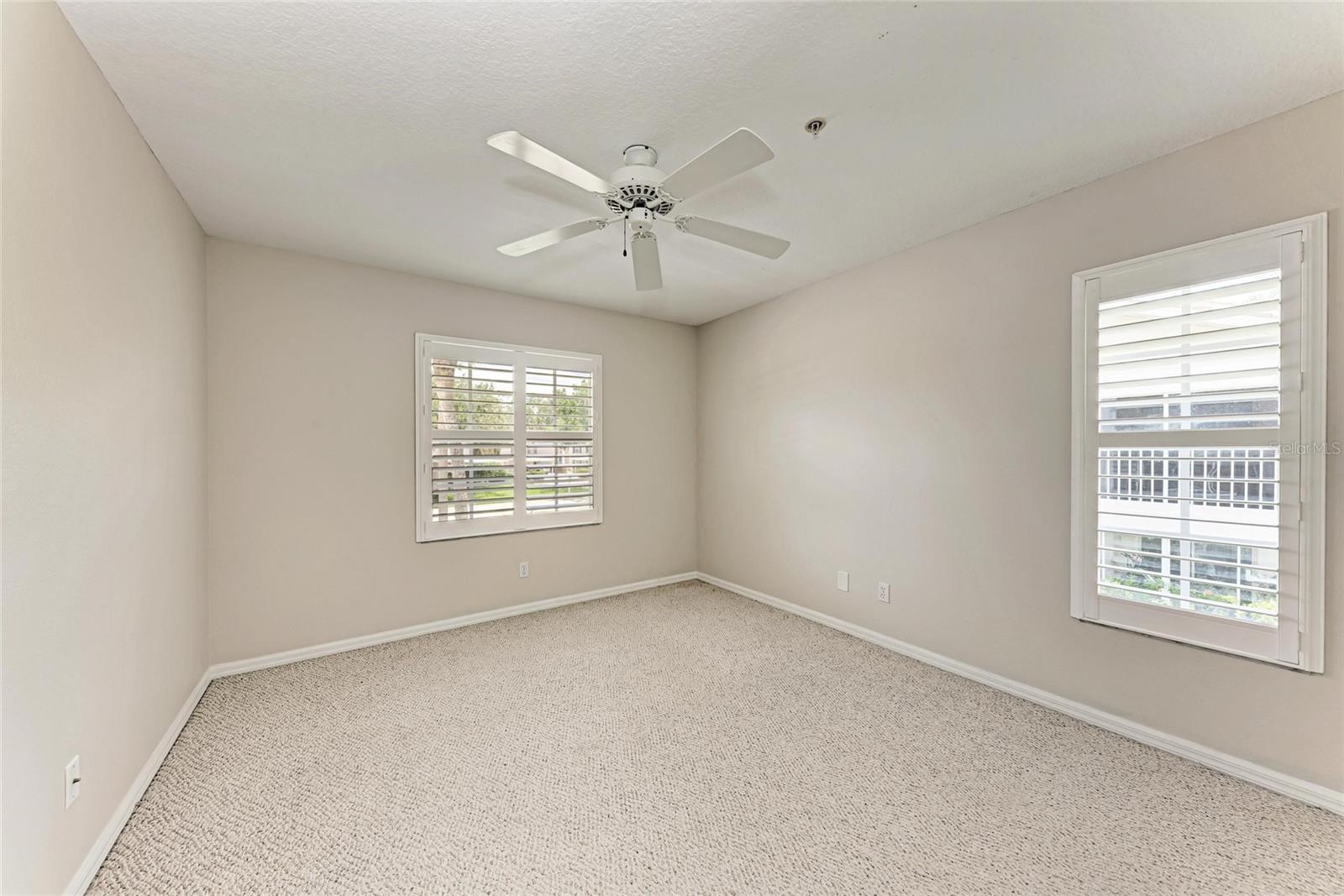 Image 33 of 42 For 803 Montrose Drive 201