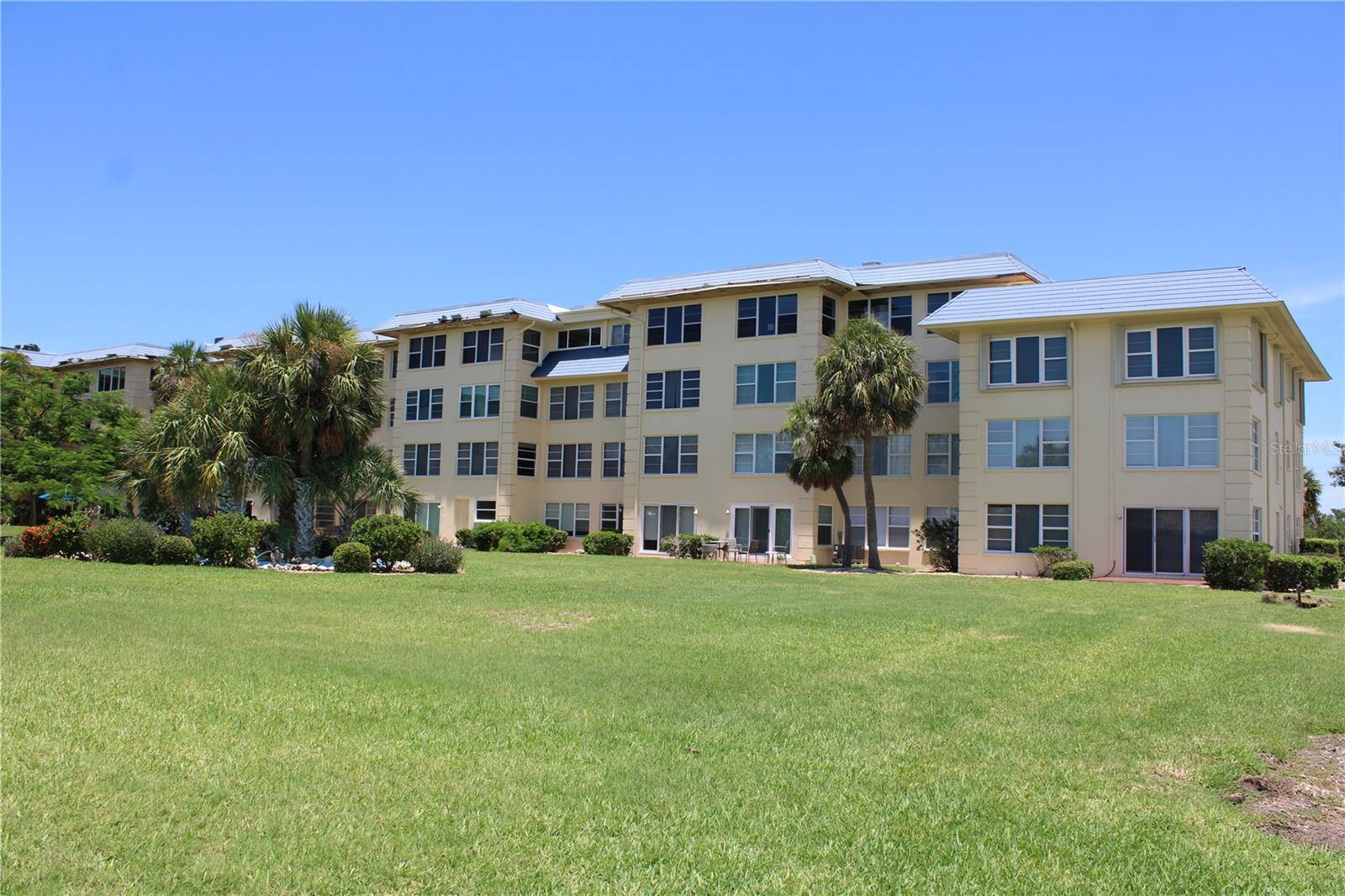 Image 2 of 54 For 3810 Gulf Of Mexico Drive F206