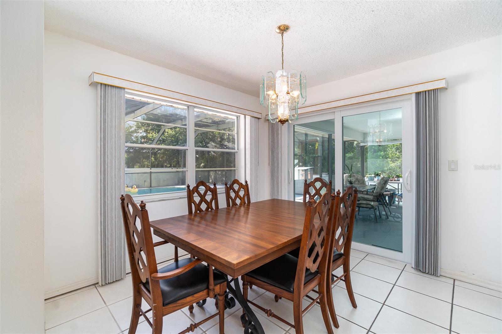 Image 14 of 39 For 22434 Walton Avenue