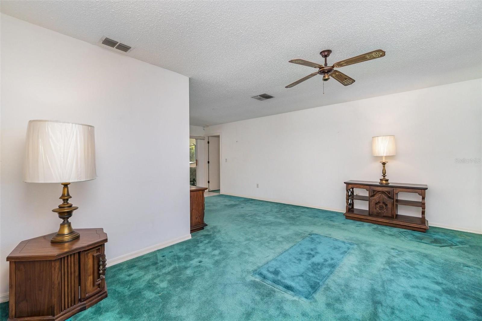 Image 15 of 39 For 22434 Walton Avenue