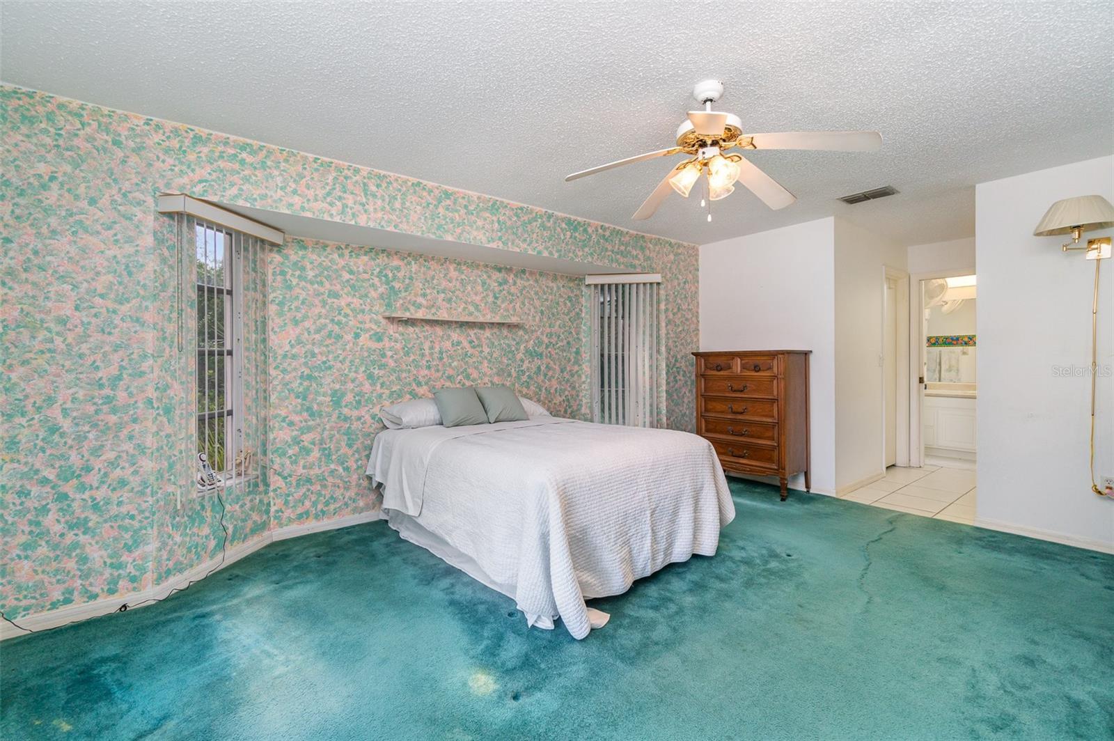 Image 18 of 39 For 22434 Walton Avenue