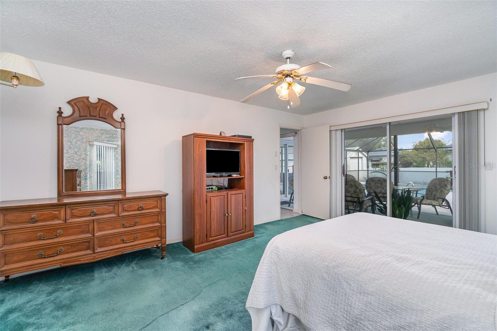 Image 19 of 39 For 22434 Walton Avenue