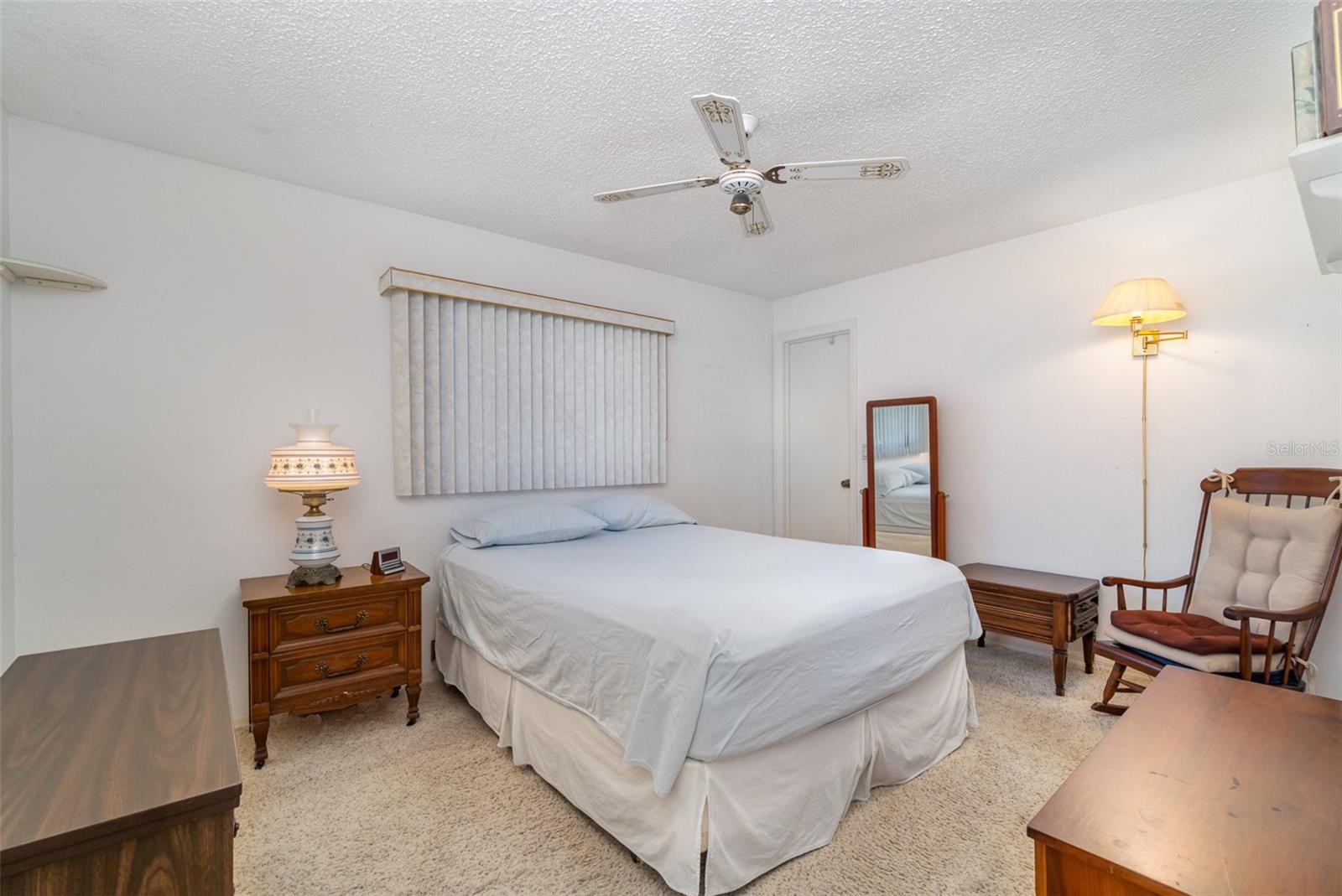 Image 22 of 39 For 22434 Walton Avenue