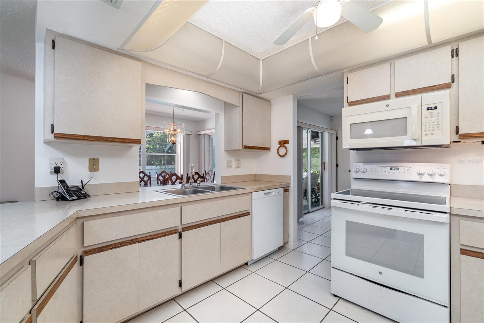 Image 3 of 39 For 22434 Walton Avenue