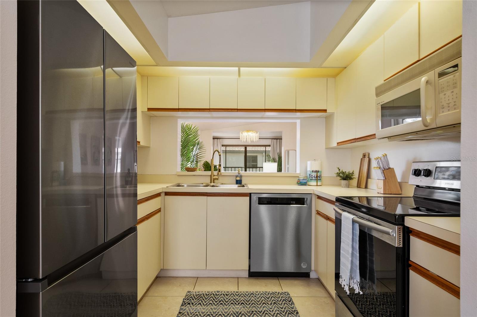 Image 12 of 61 For 4411 46th Avenue W 201