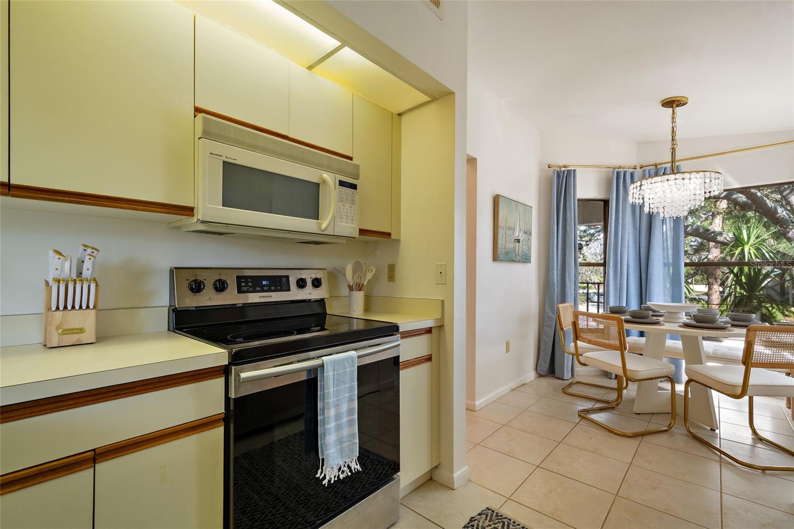 Image 15 of 61 For 4411 46th Avenue W 201