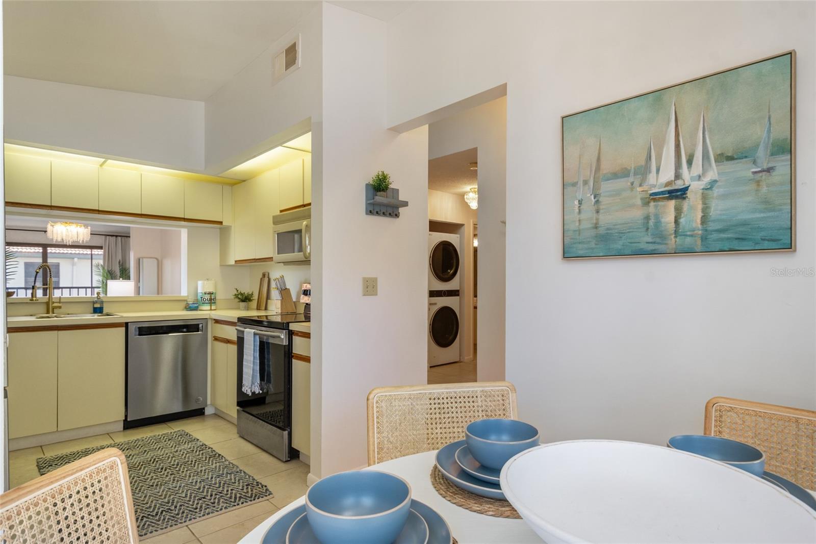 Image 17 of 61 For 4411 46th Avenue W 201