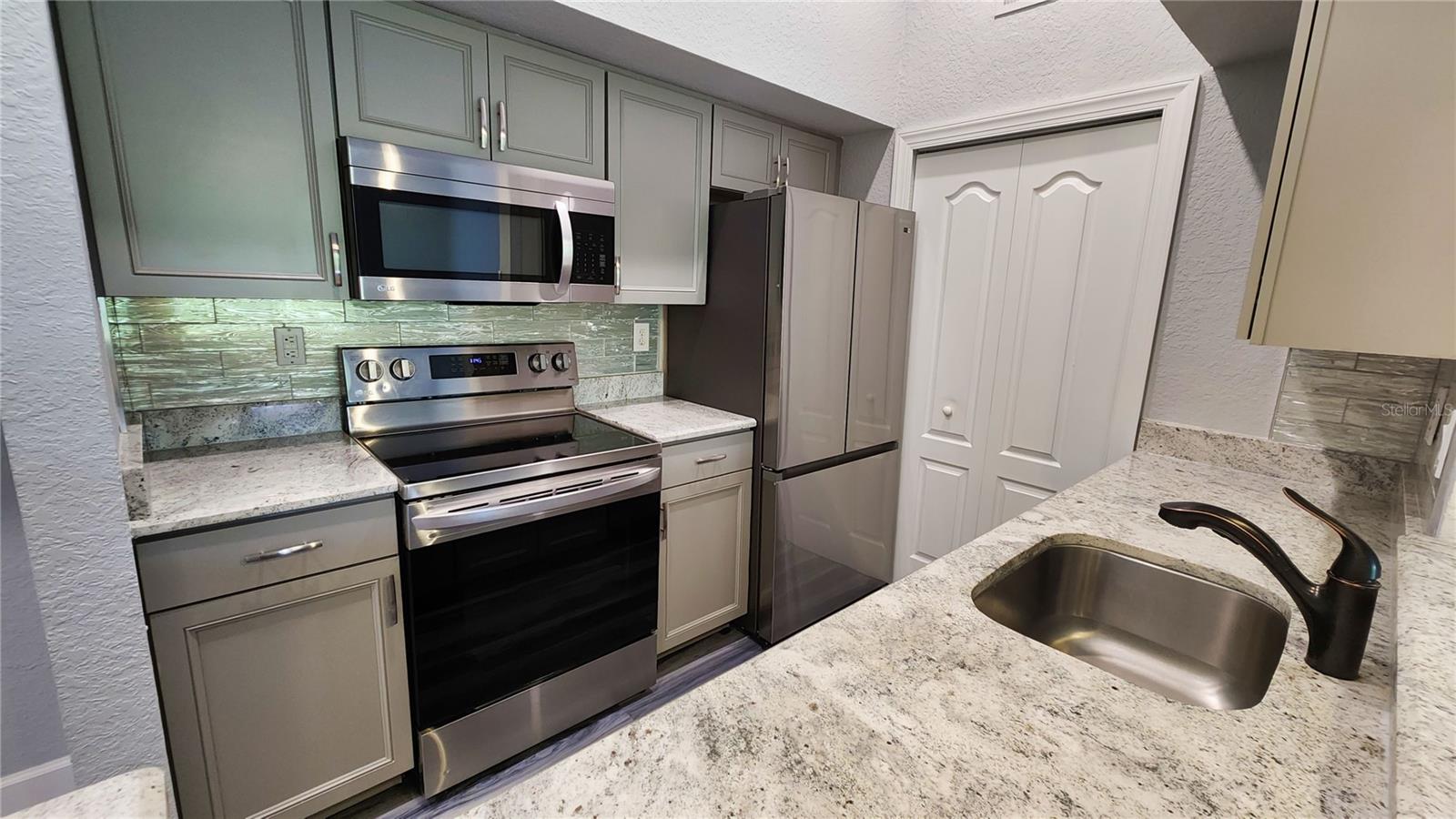 Image 31 of 51 For 4102 Central Sarasota Parkway 924