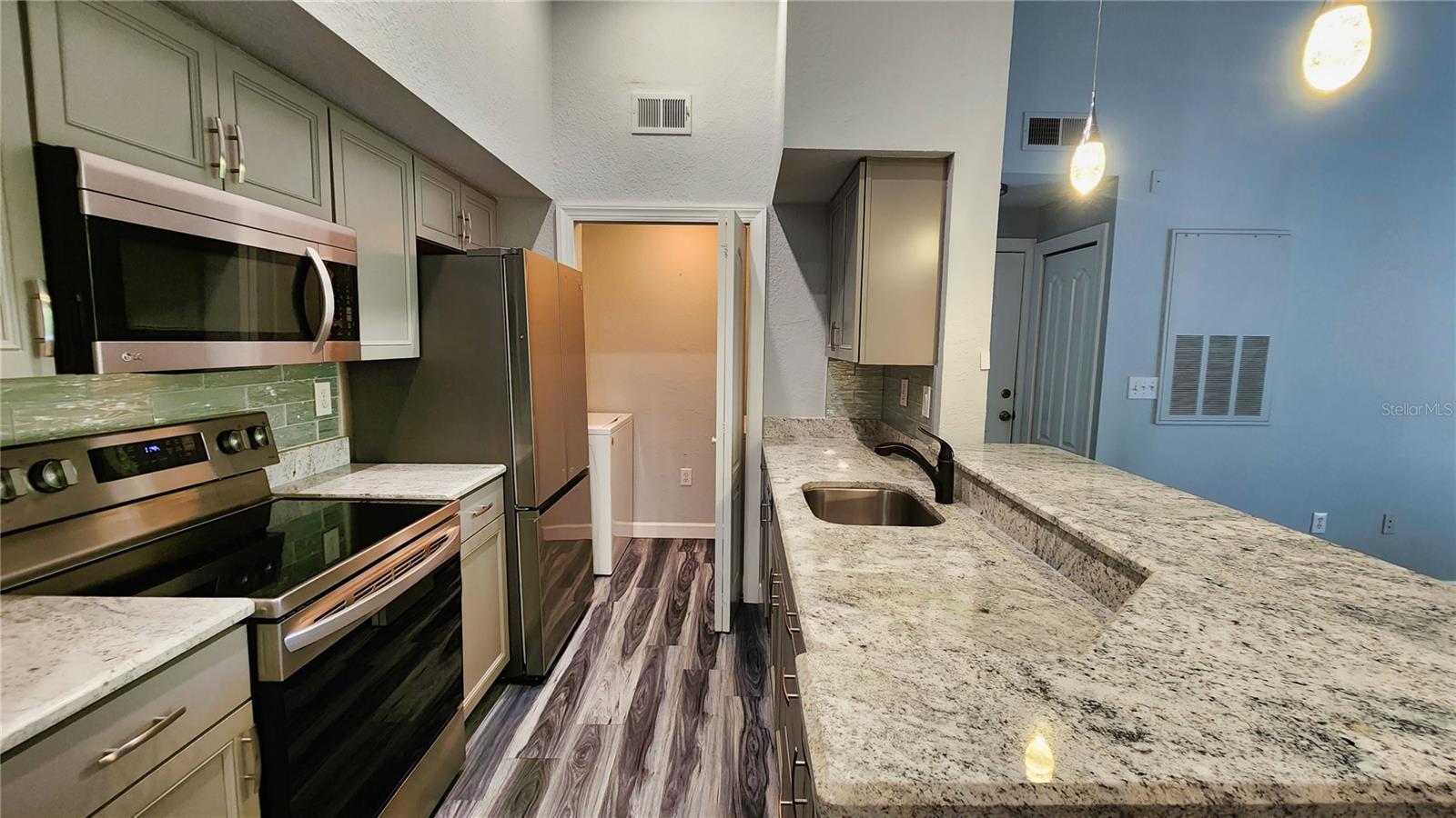 Image 32 of 51 For 4102 Central Sarasota Parkway 924