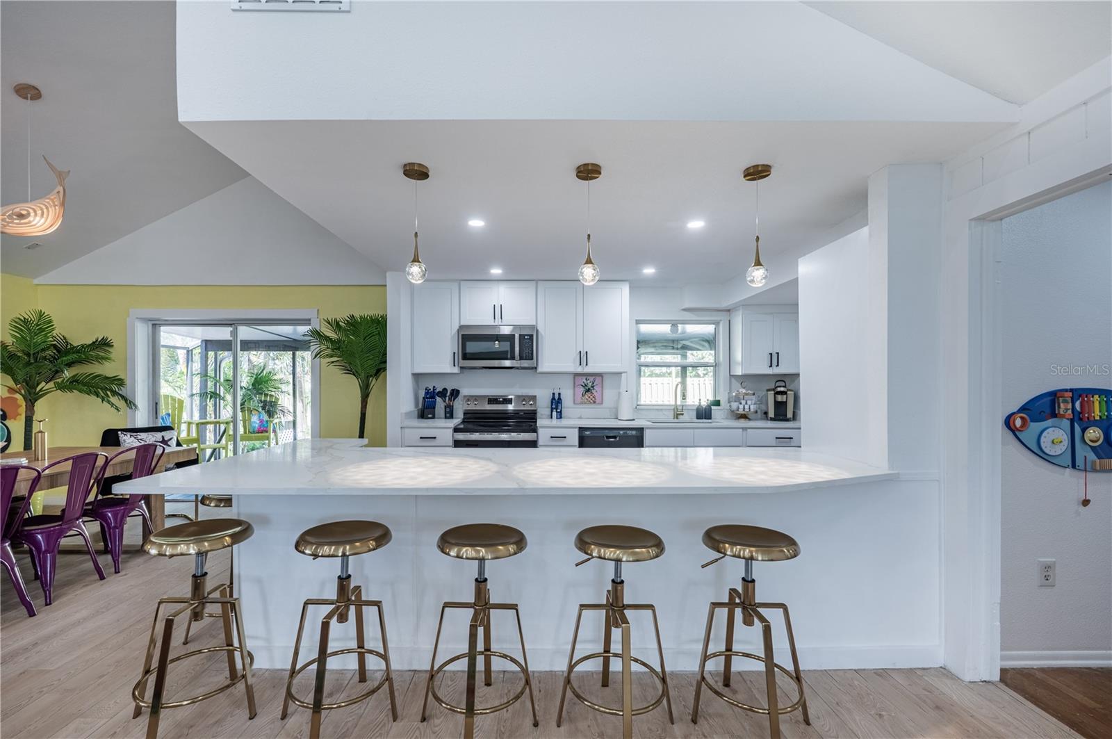 Image 19 of 71 For 8709 9th Avenue Nw