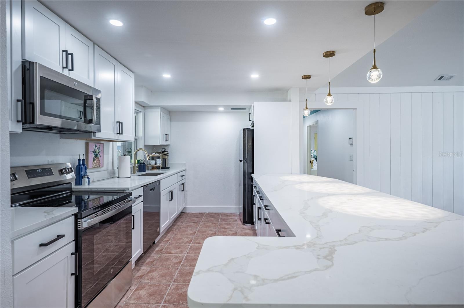 Image 21 of 71 For 8709 9th Avenue Nw