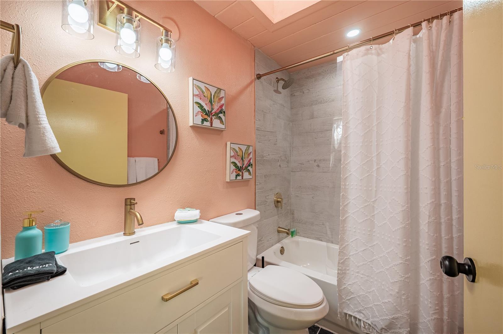 Image 39 of 71 For 8709 9th Avenue Nw