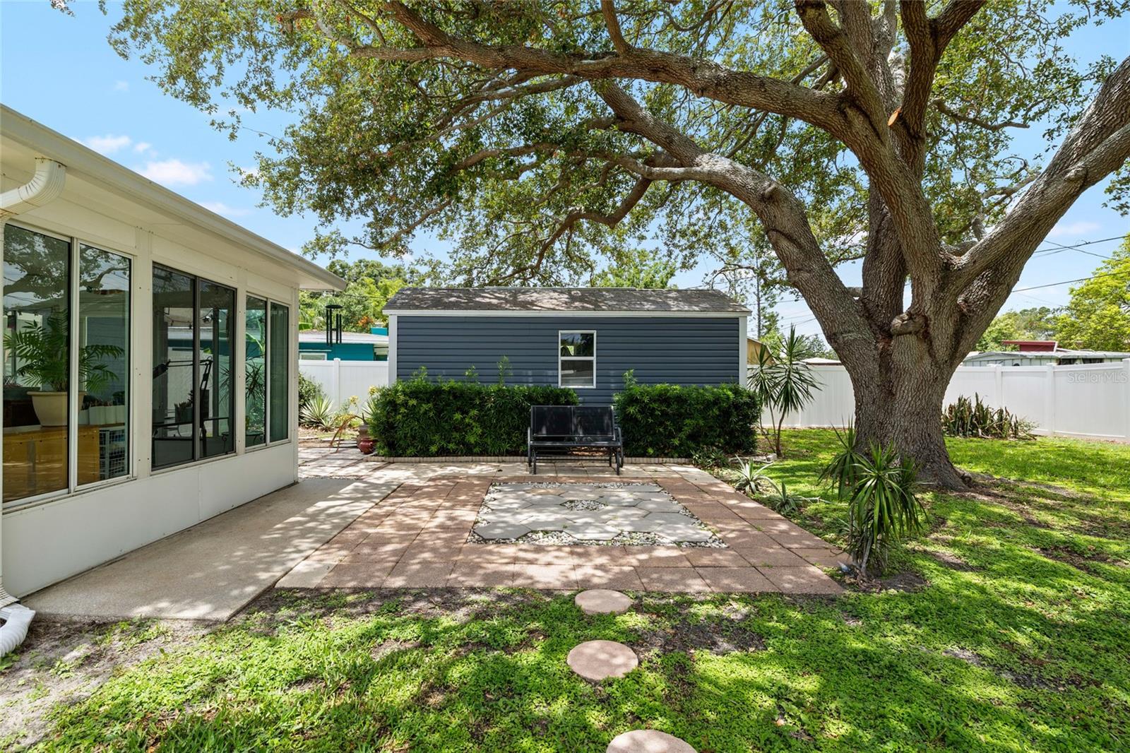 Image 23 of 29 For 5685 36th Avenue N
