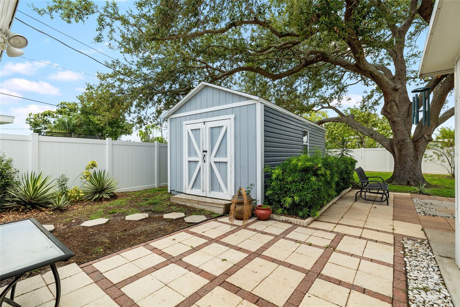 Image 24 of 29 For 5685 36th Avenue N
