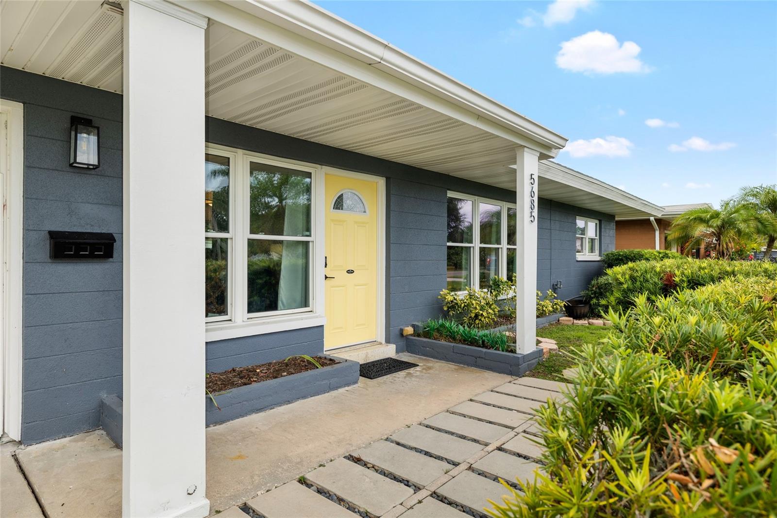 Image 5 of 29 For 5685 36th Avenue N