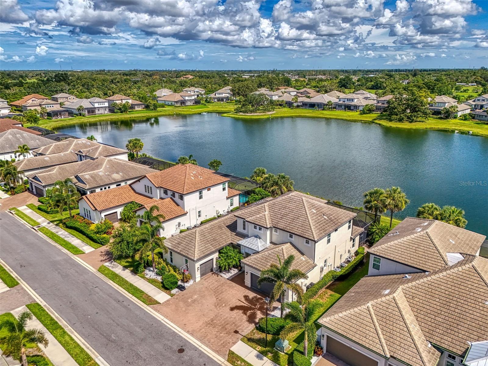 Image 5 of 85 For 6318 Rivo Lakes Boulevard