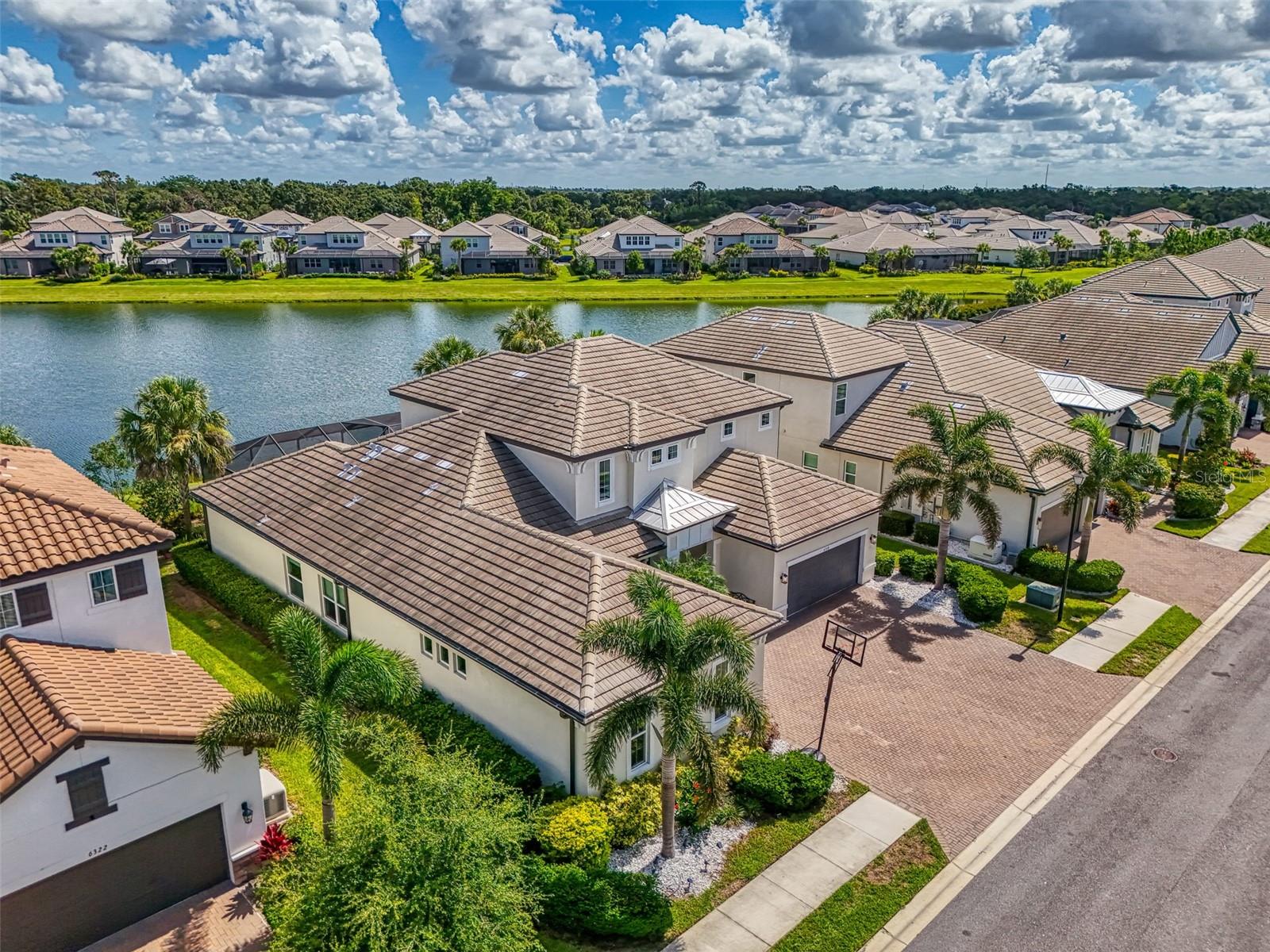 Image 6 of 85 For 6318 Rivo Lakes Boulevard