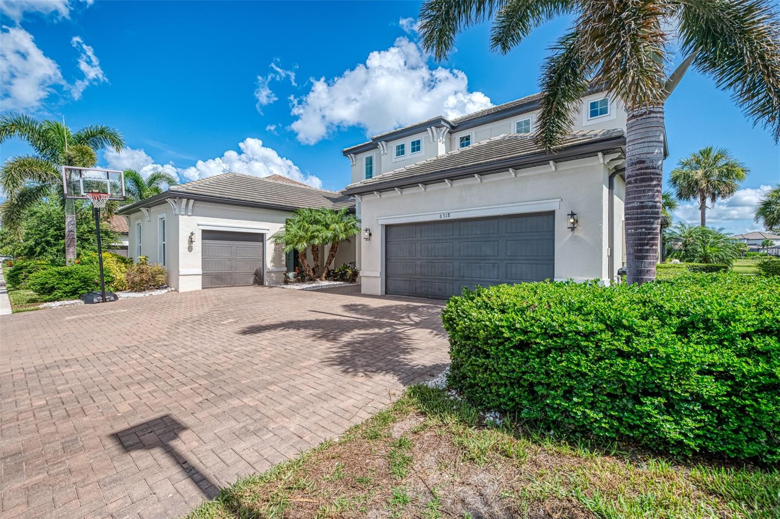 Image 7 of 85 For 6318 Rivo Lakes Boulevard