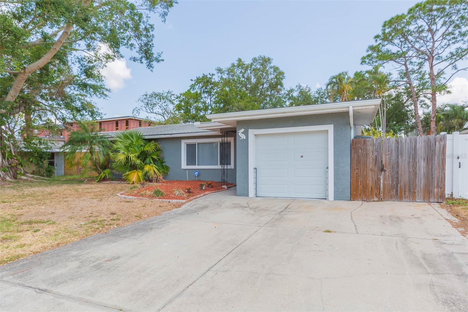 Details for 301 89th Avenue Ne, ST PETERSBURG, FL 33702