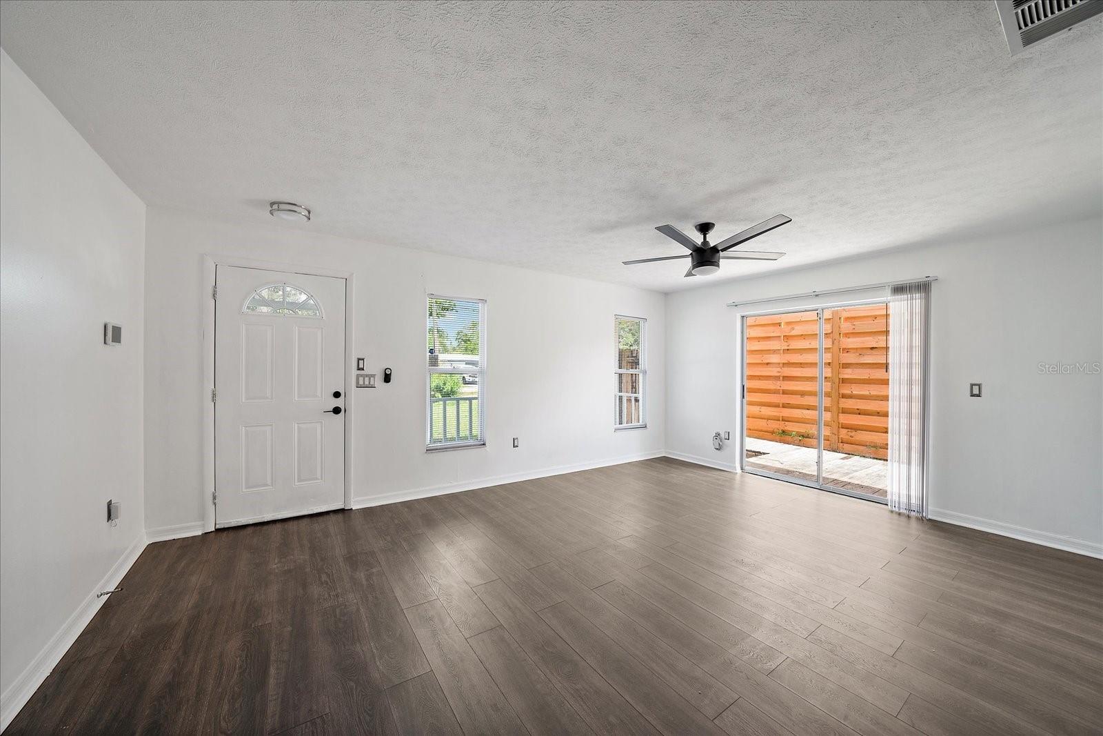 Image 10 of 21 For 2619 Robinson Avenue